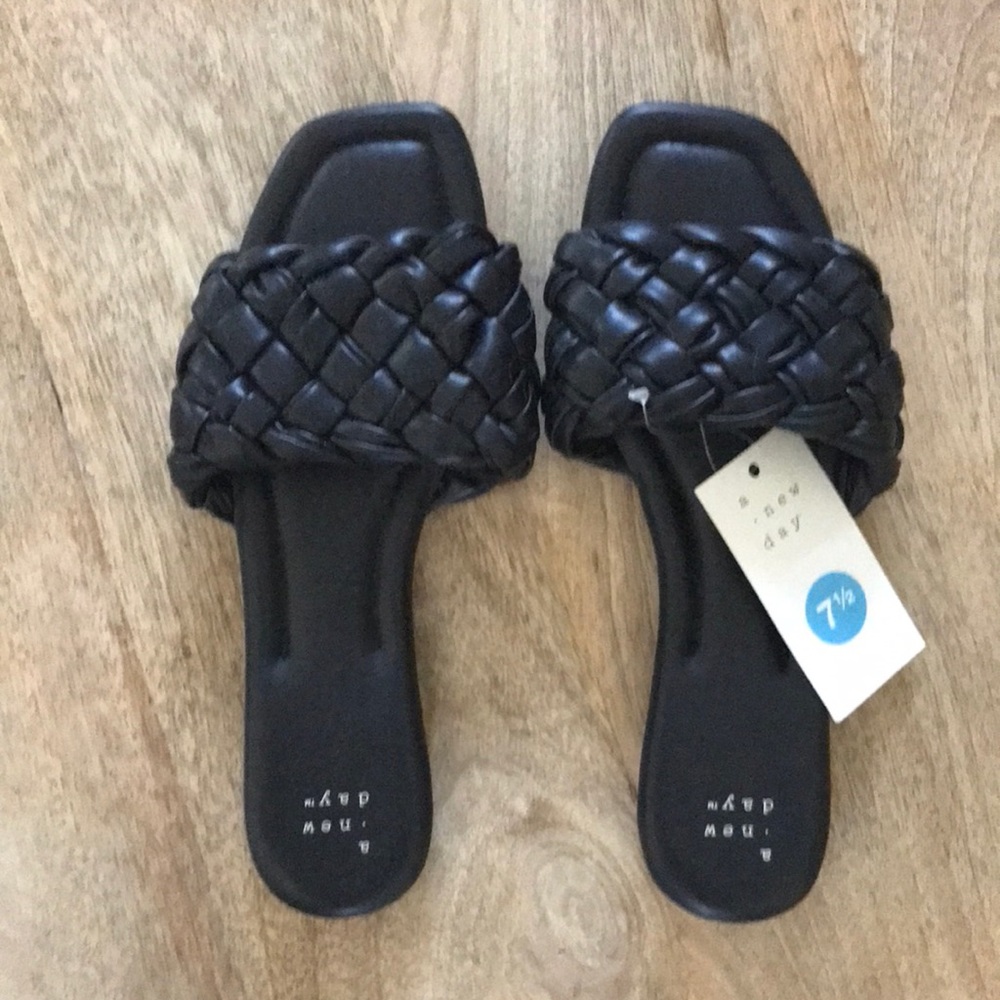 A New Day Flats | NWT